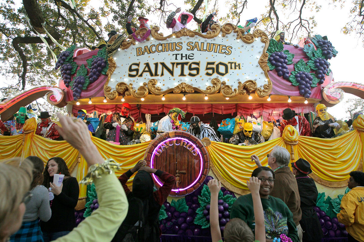 Krewe of Bacchus 2017 rolls in New Orleans: See Mardi Gras parade photos